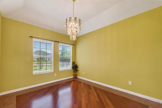 319 Pinedale Ave, Arcola, TX 77583