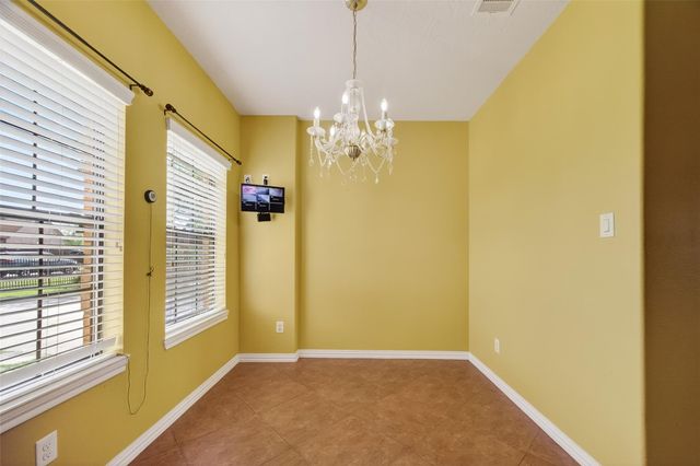 319 Pinedale Ave, Arcola, TX 77583