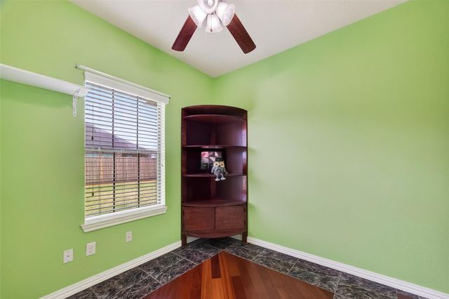 319 Pinedale Ave, Arcola, TX 77583