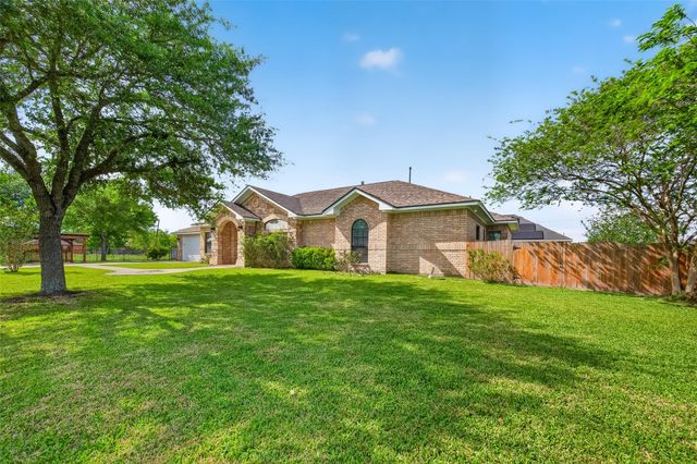 319 Pinedale Ave, Arcola, TX 77583