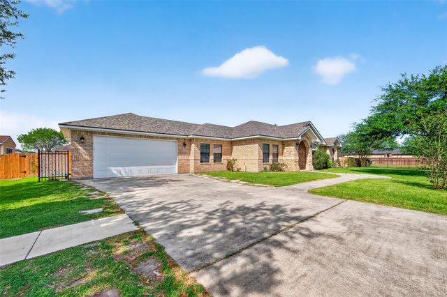 319 Pinedale Ave, Arcola, TX 77583