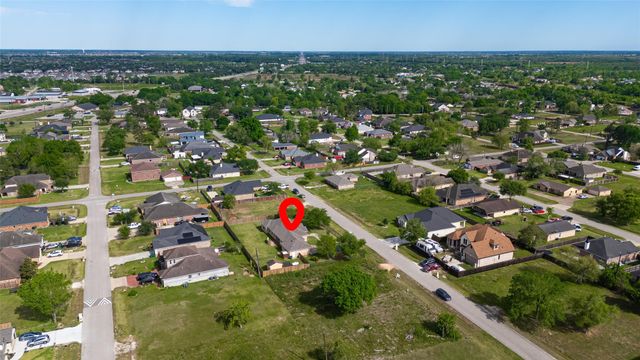 319 Pinedale Ave, Arcola, TX 77583