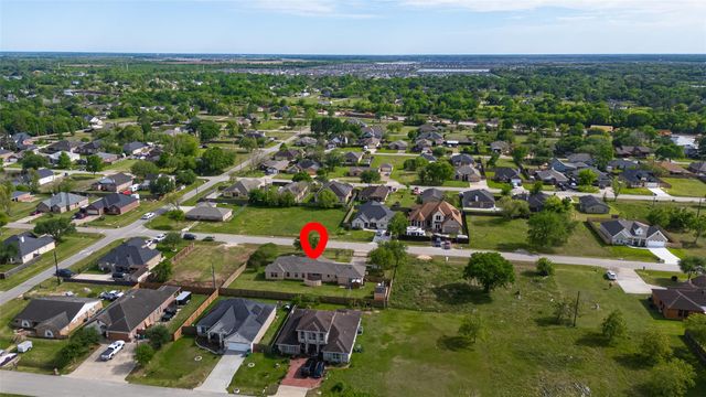 319 Pinedale Ave, Arcola, TX 77583