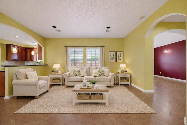 319 Pinedale Ave, Arcola, TX 77583