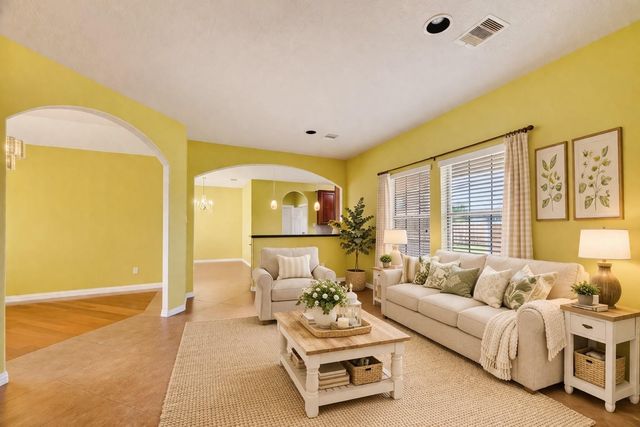 319 Pinedale Ave, Arcola, TX 77583