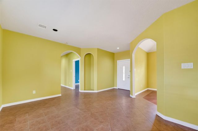 319 Pinedale Ave, Arcola, TX 77583