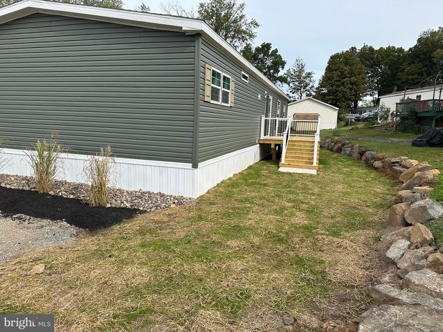 21 GOLFVIEW DR, Quakertown, PA 18951