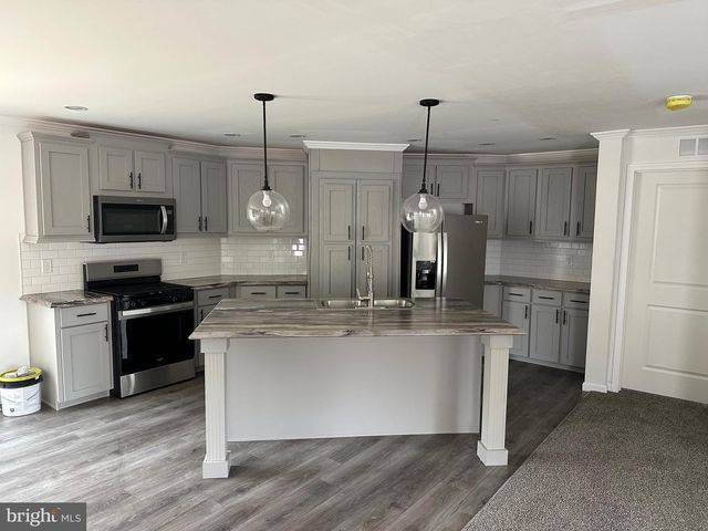 21 GOLFVIEW DR, Quakertown, PA 18951