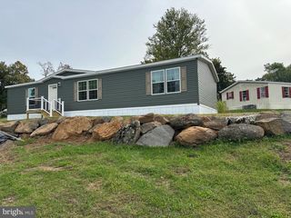 21 GOLFVIEW DR, Quakertown, PA 18951