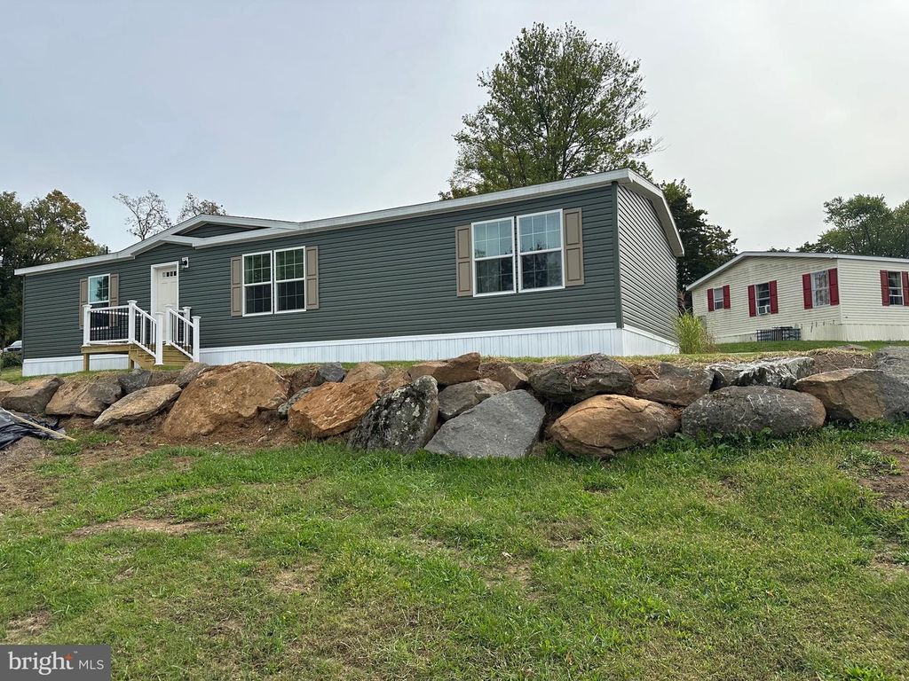 21 GOLFVIEW DR, Quakertown, PA 18951