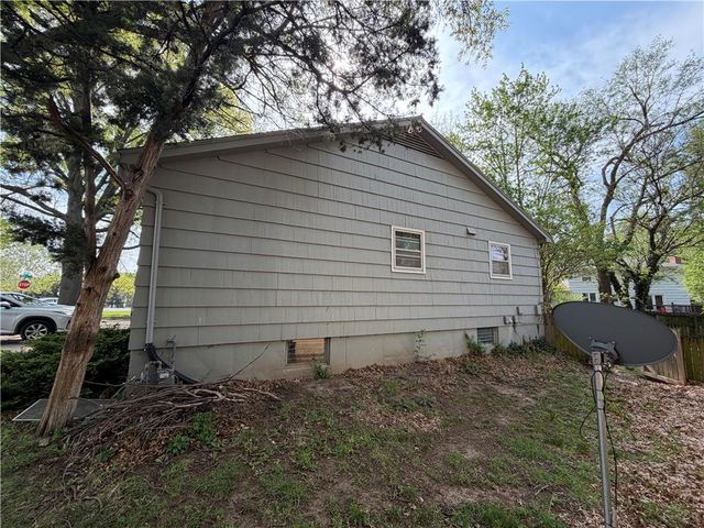 5503 W 97th Street, Overland Park, KS 66207