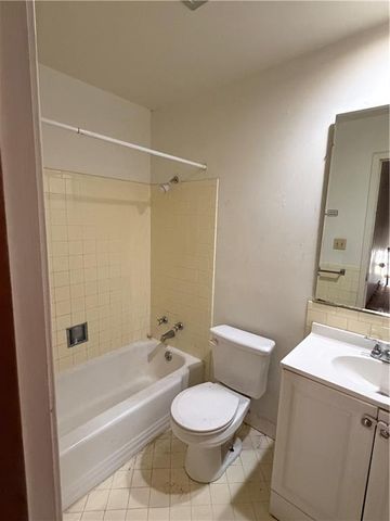 5503 W 97th Street, Overland Park, KS 66207