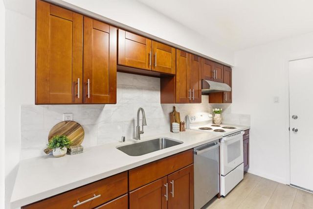 2405 Liberty, South San Francisco, CA 94080