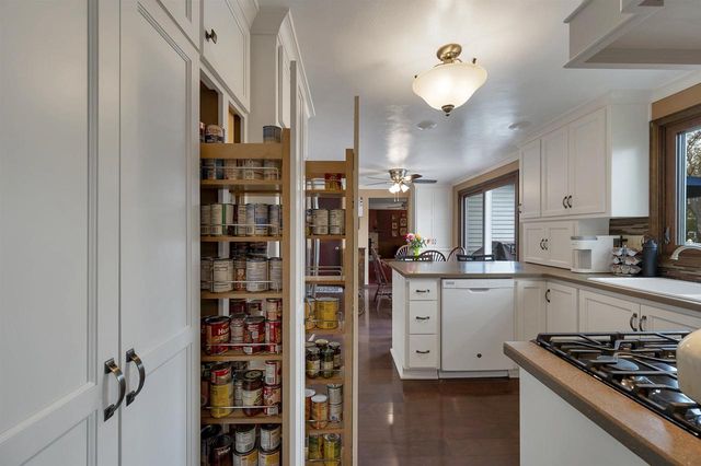 413 S GOOD HOPE ROAD, De Pere, WI 54115