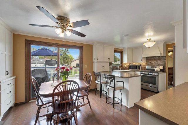 413 S GOOD HOPE ROAD, De Pere, WI 54115