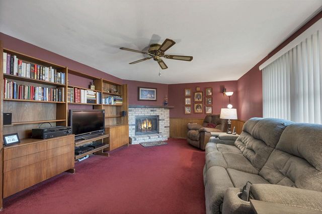 413 S GOOD HOPE ROAD, De Pere, WI 54115