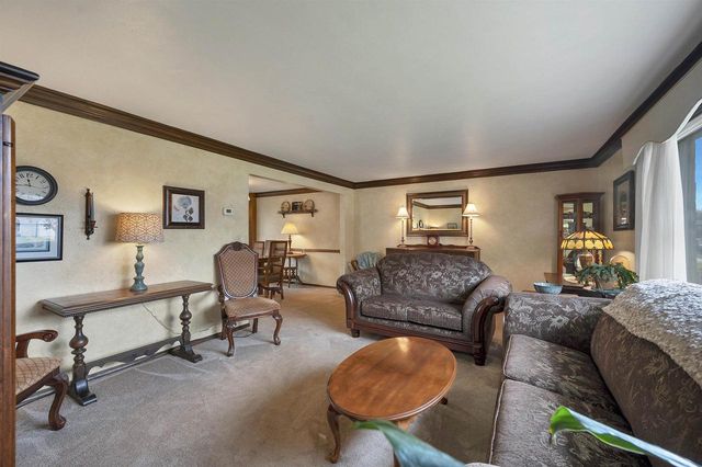 413 S GOOD HOPE ROAD, De Pere, WI 54115
