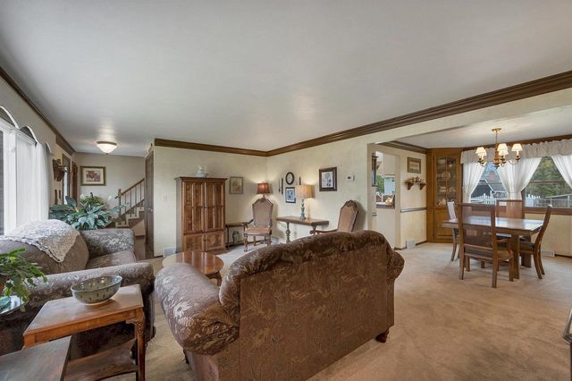 413 S GOOD HOPE ROAD, De Pere, WI 54115