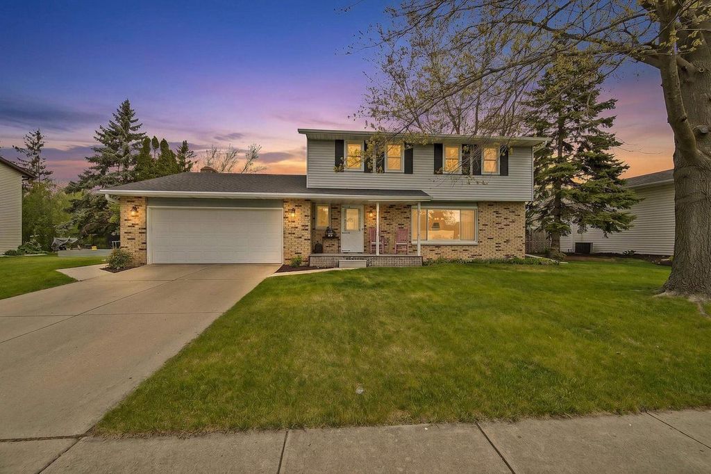 413 S GOOD HOPE ROAD, De Pere, WI 54115