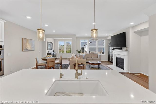 4041 Nottingham Circle, Clarkston, MI 48346