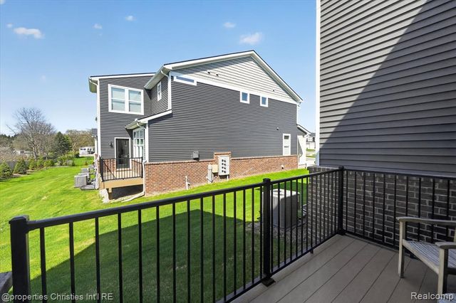 4041 Nottingham Circle, Clarkston, MI 48346