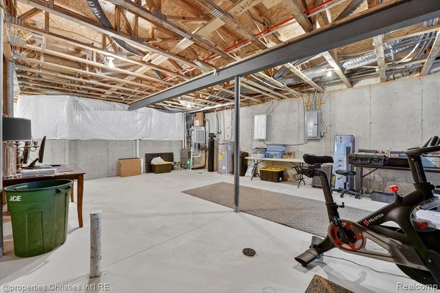 4041 Nottingham Circle, Clarkston, MI 48346