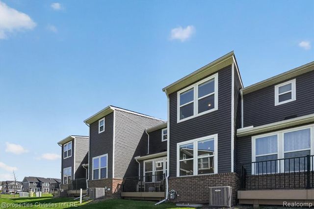 4041 Nottingham Circle, Clarkston, MI 48346