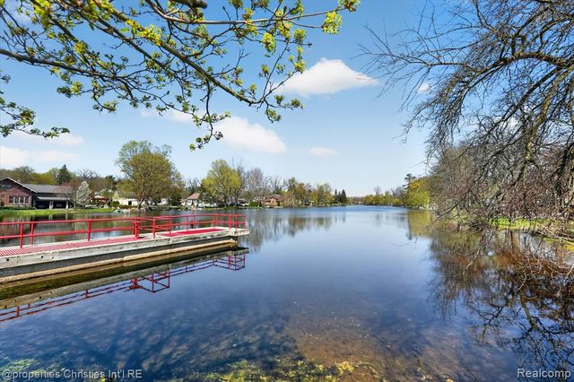 4041 Nottingham Circle, Clarkston, MI 48346