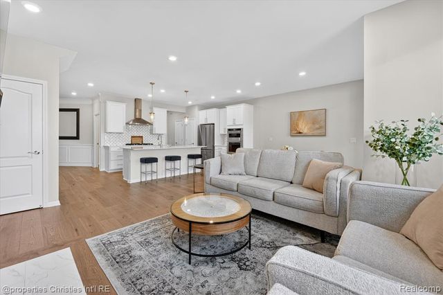 4041 Nottingham Circle, Clarkston, MI 48346