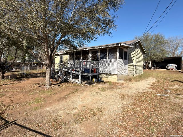 213 E 4th, Elmendorf, TX 78112