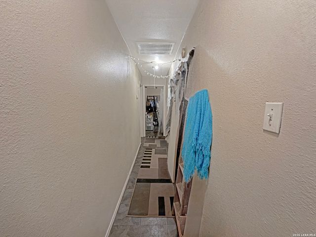 213 E 4th, Elmendorf, TX 78112