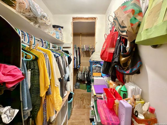 213 E 4th, Elmendorf, TX 78112