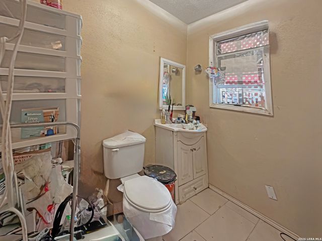 213 E 4th, Elmendorf, TX 78112