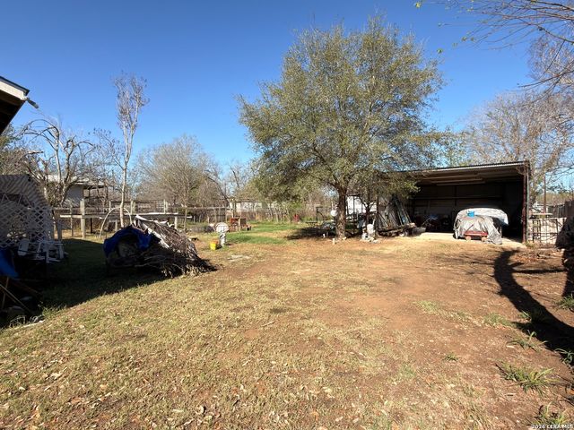 213 E 4th, Elmendorf, TX 78112