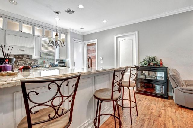 501 SW 146th Ter 5-7, Pembroke Pines, FL 33027