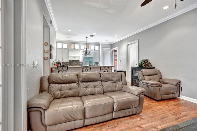 501 SW 146th Ter 5-7, Pembroke Pines, FL 33027