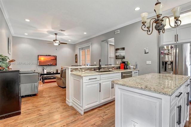 501 SW 146th Ter 5-7, Pembroke Pines, FL 33027