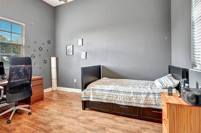 501 SW 146th Ter 5-7, Pembroke Pines, FL 33027