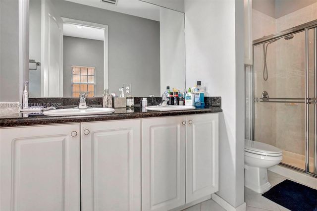 501 SW 146th Ter 5-7, Pembroke Pines, FL 33027