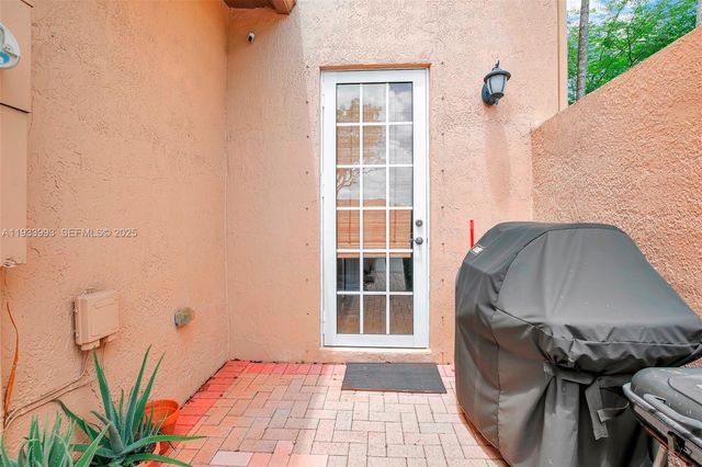 501 SW 146th Ter 5-7, Pembroke Pines, FL 33027