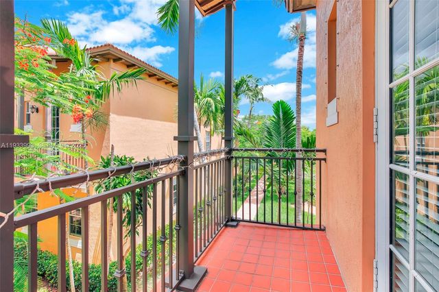 501 SW 146th Ter 5-7, Pembroke Pines, FL 33027