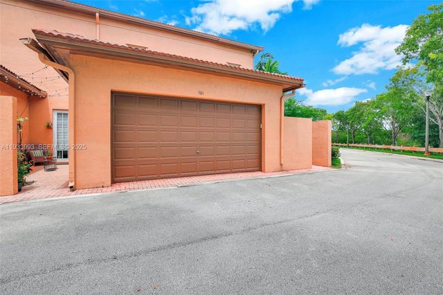 501 SW 146th Ter 5-7, Pembroke Pines, FL 33027