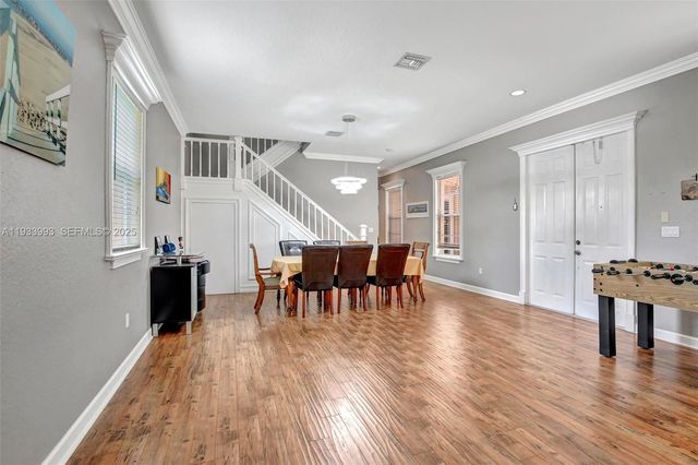 501 SW 146th Ter 5-7, Pembroke Pines, FL 33027