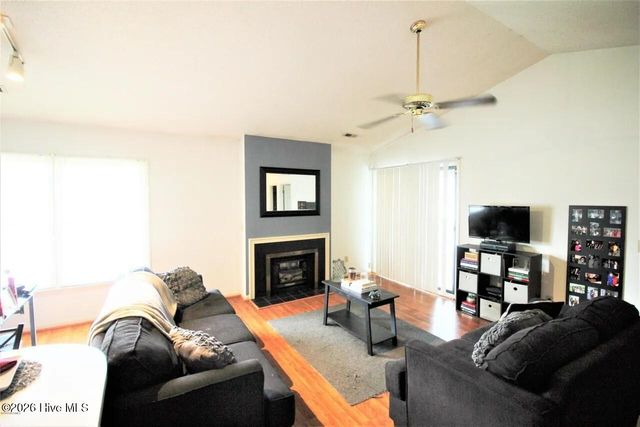 113 W Victoria Court E, Greenville, NC 27834