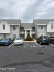 113 W Victoria Court E, Greenville, NC 27834