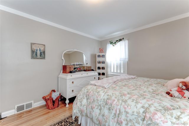 723 Globe Road, Waterford Charter Township, MI 48328