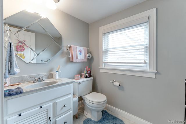 723 Globe Road, Waterford Charter Township, MI 48328