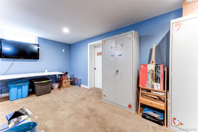 723 Globe Road, Waterford Charter Township, MI 48328