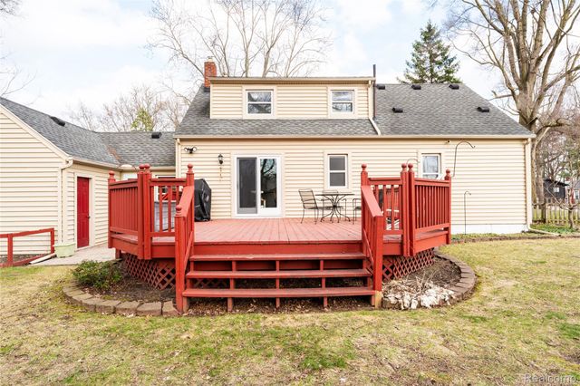 723 Globe Road, Waterford Charter Township, MI 48328