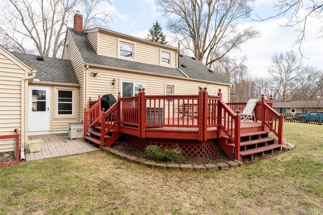 723 Globe Road, Waterford Charter Township, MI 48328